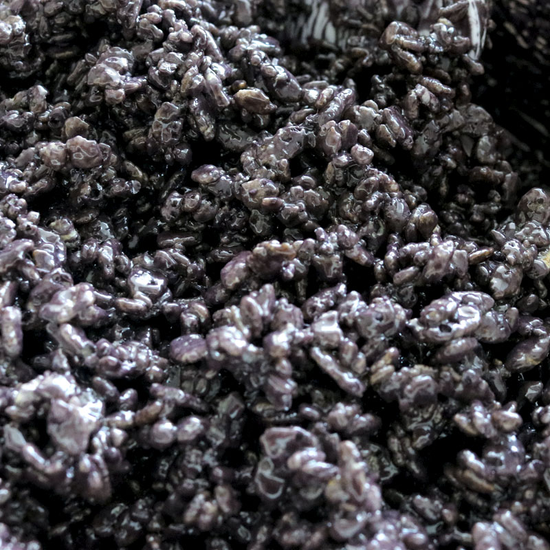 How to Make Black Rice Krispie Treats