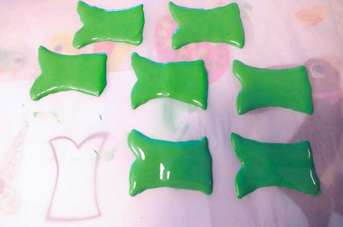 Making Tinkerbell Dress with Royal Icing